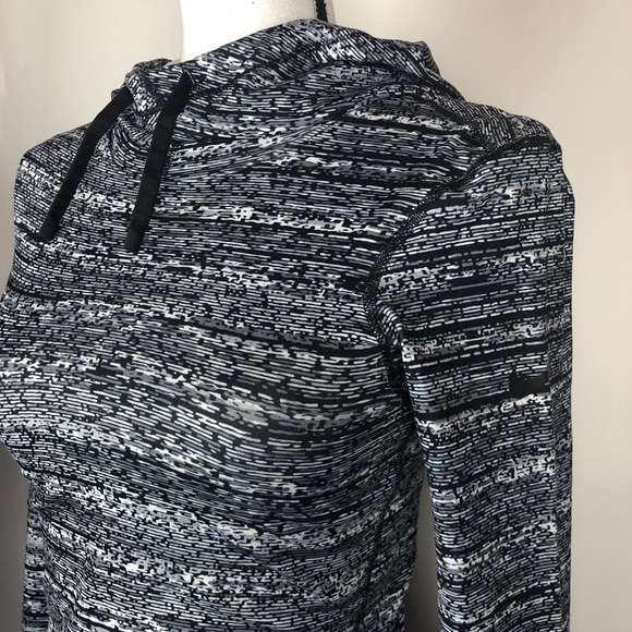 Nike DriFit hoodie - Picture 2 of 7